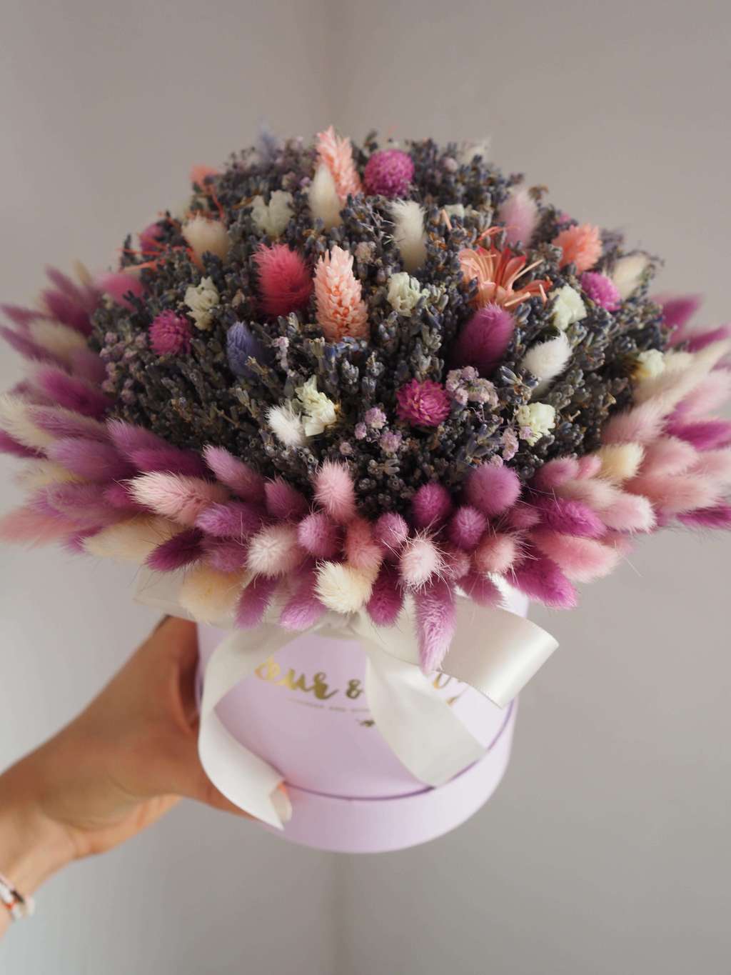 шляпная коробка с сухоцветами