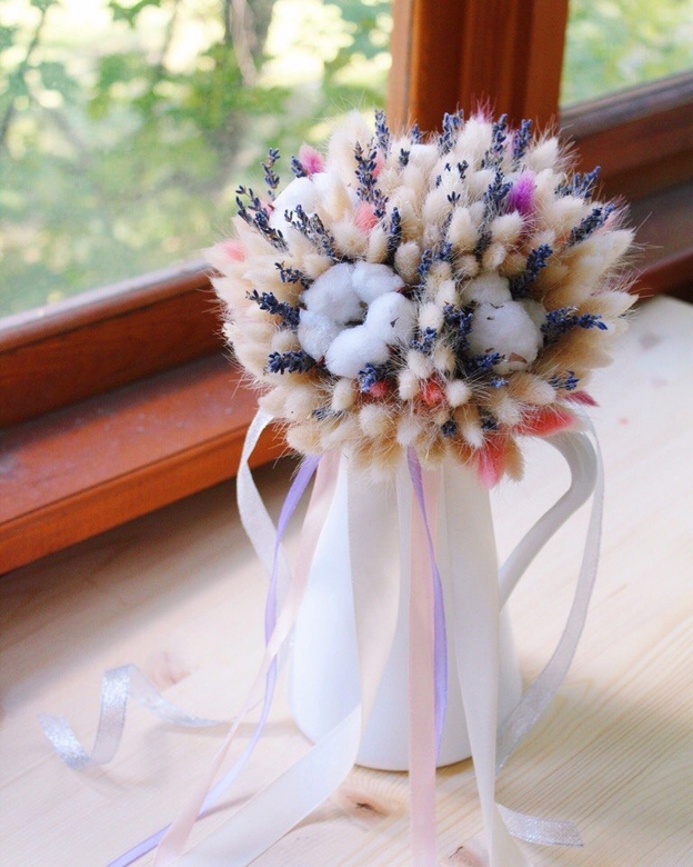 Свадебный букет с хлопком и лавандой