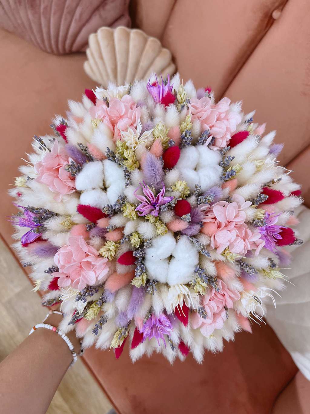 букет из Лагуруса с гортензией и хлопком в розовых оттенках