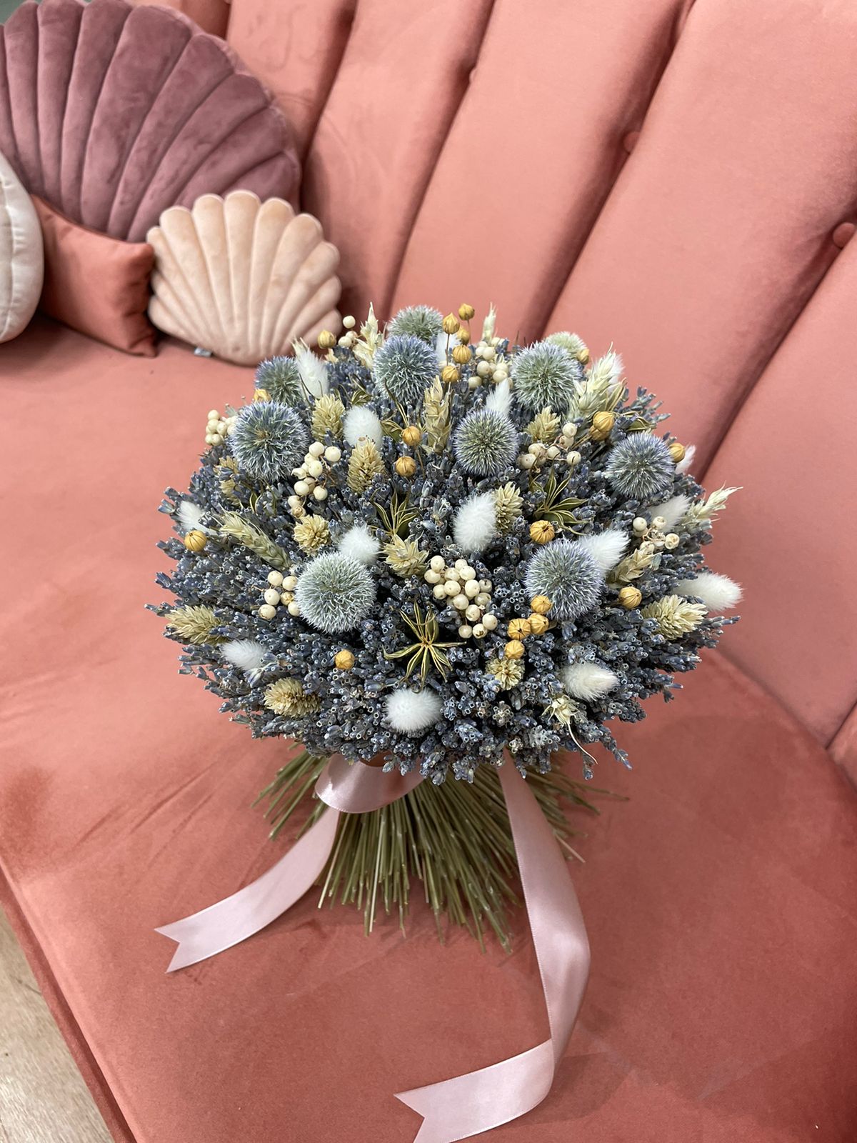 Натуральный букет с лавандином