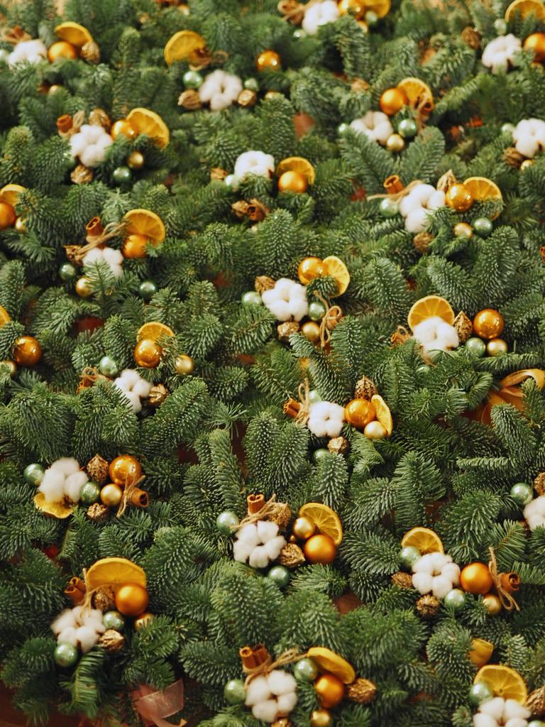 Композиция еловая в кружке (корпоративное предложение)