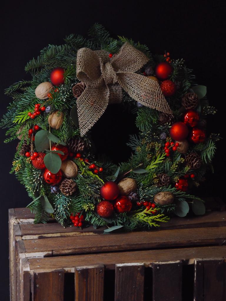 Натуральный хвойный венок