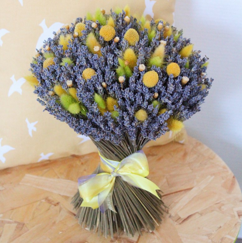 Букет лаванды с краспедией
