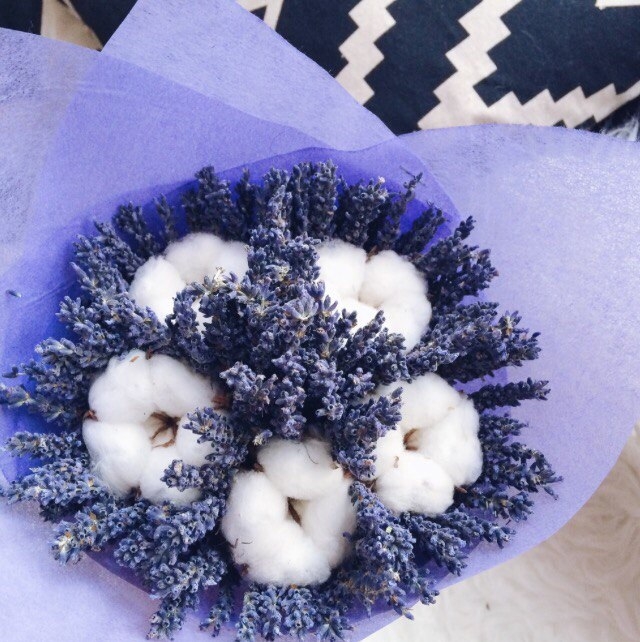 букет с лавандой и хлопком