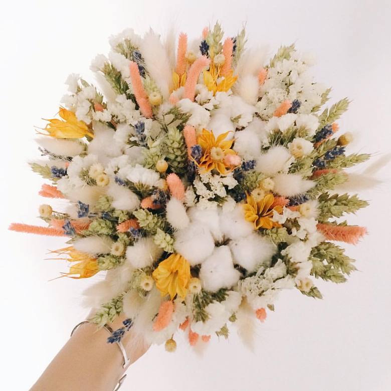 букет из сухоцветов с хлопком