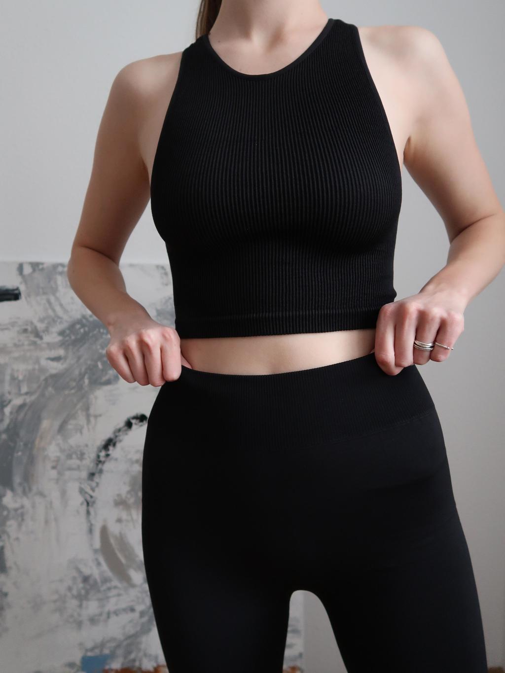 Топ с круглым вырезом