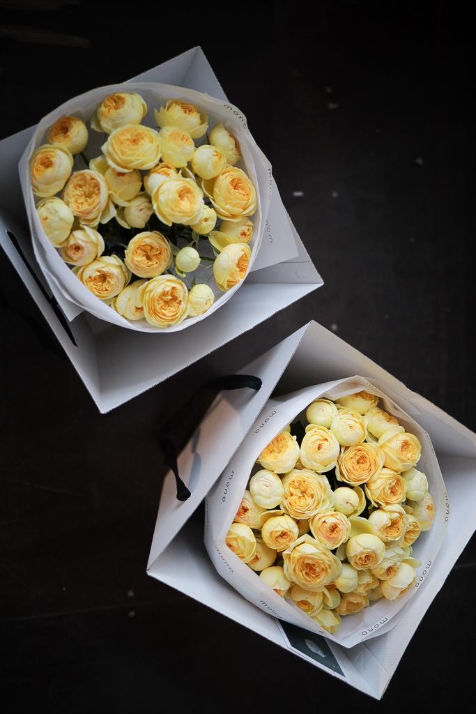 СЭТ из кустовых роз пиони баблс