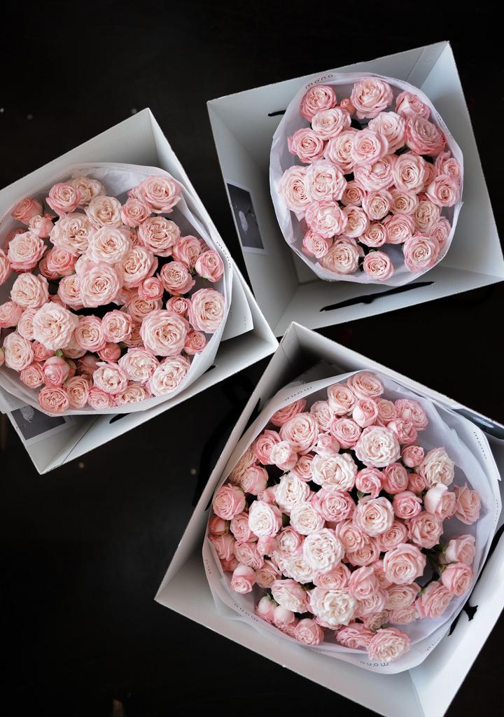 СЭТ из кустовых роз мадам бомбастик