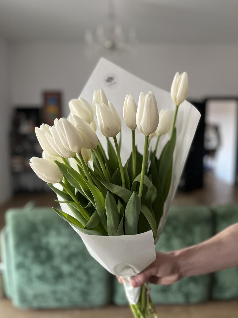 Букет из 21 тюльпанов . Доставка 28-29 марта