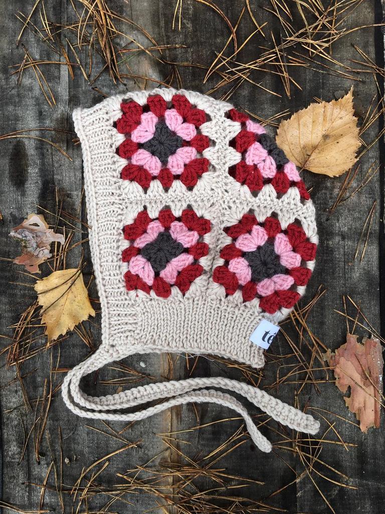 Чепчик кроше светлый беж