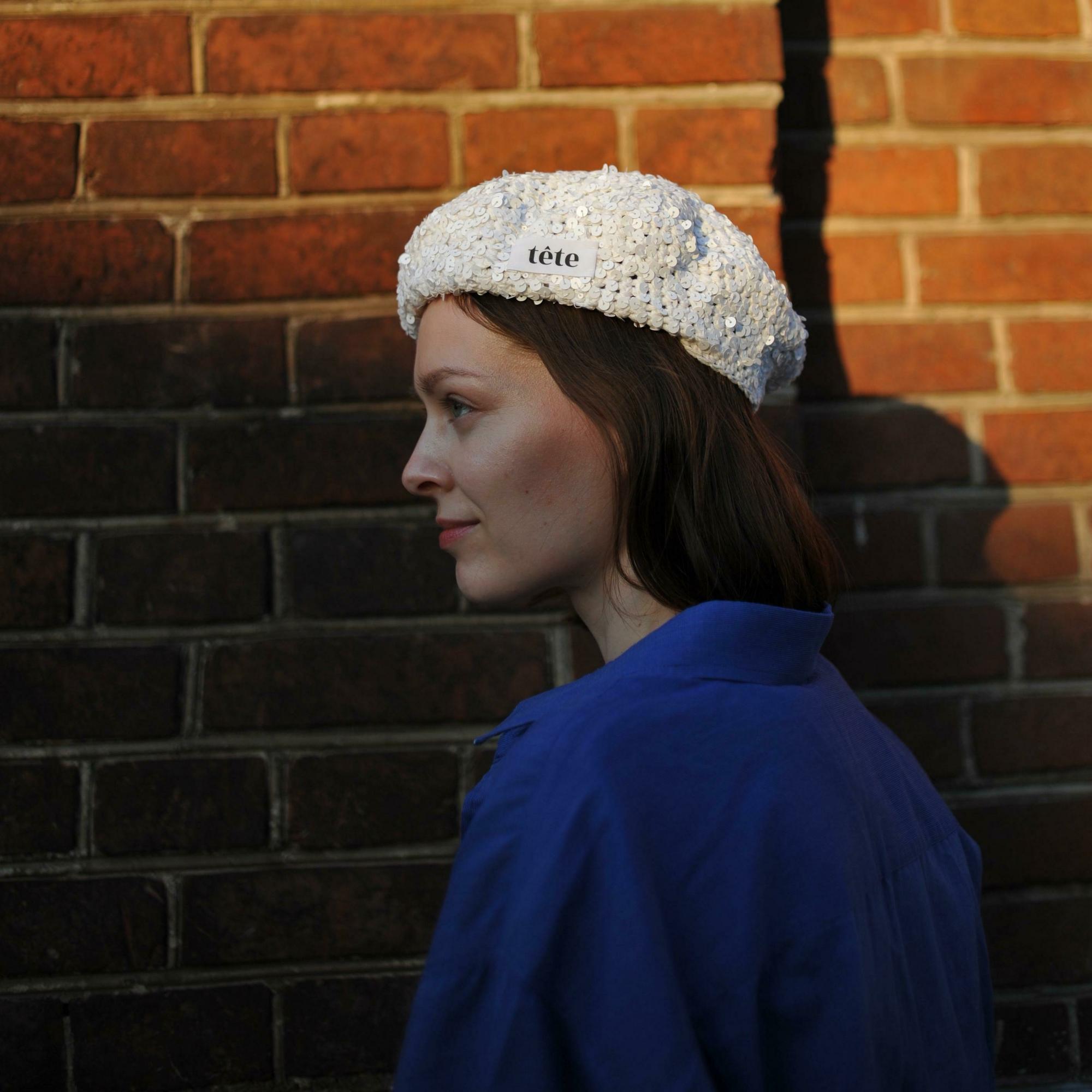 Берет белый с пайетками (хлопок)