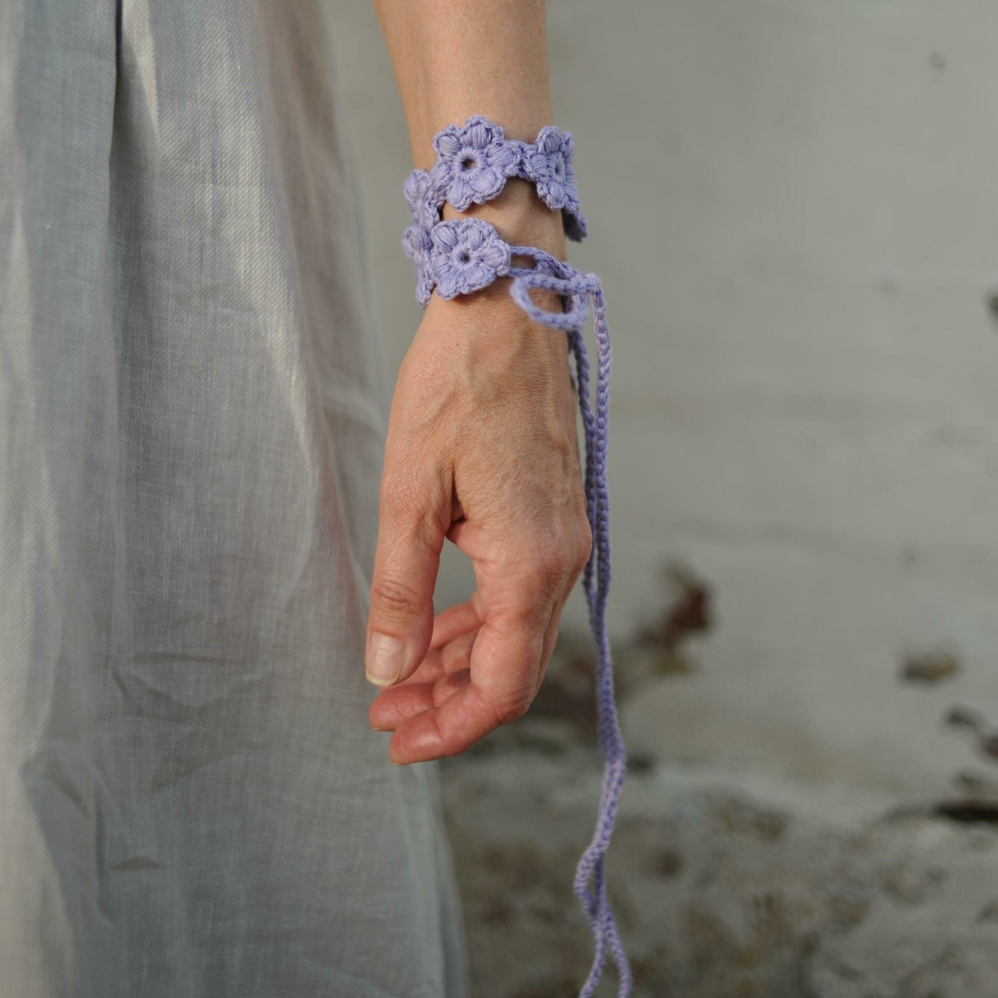 Чокер-пояс из цветов сиреневый