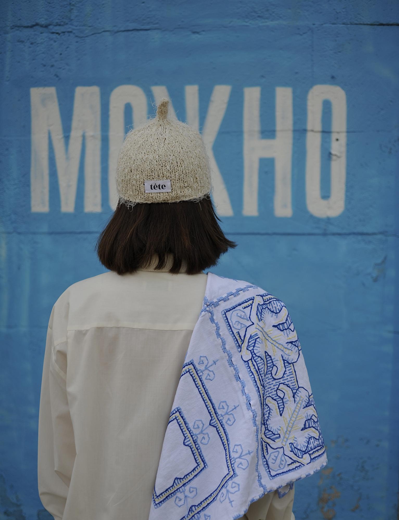 Шапочка с пимпой фактурная молочная (шёлк)