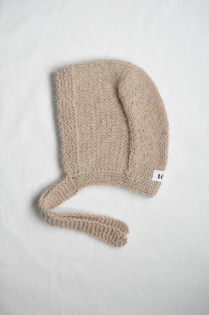 Чепчик беж из ангоры