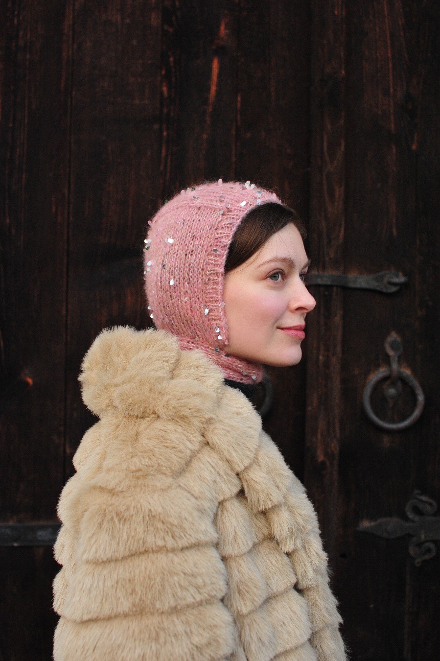 Чепчик с блёстками роза