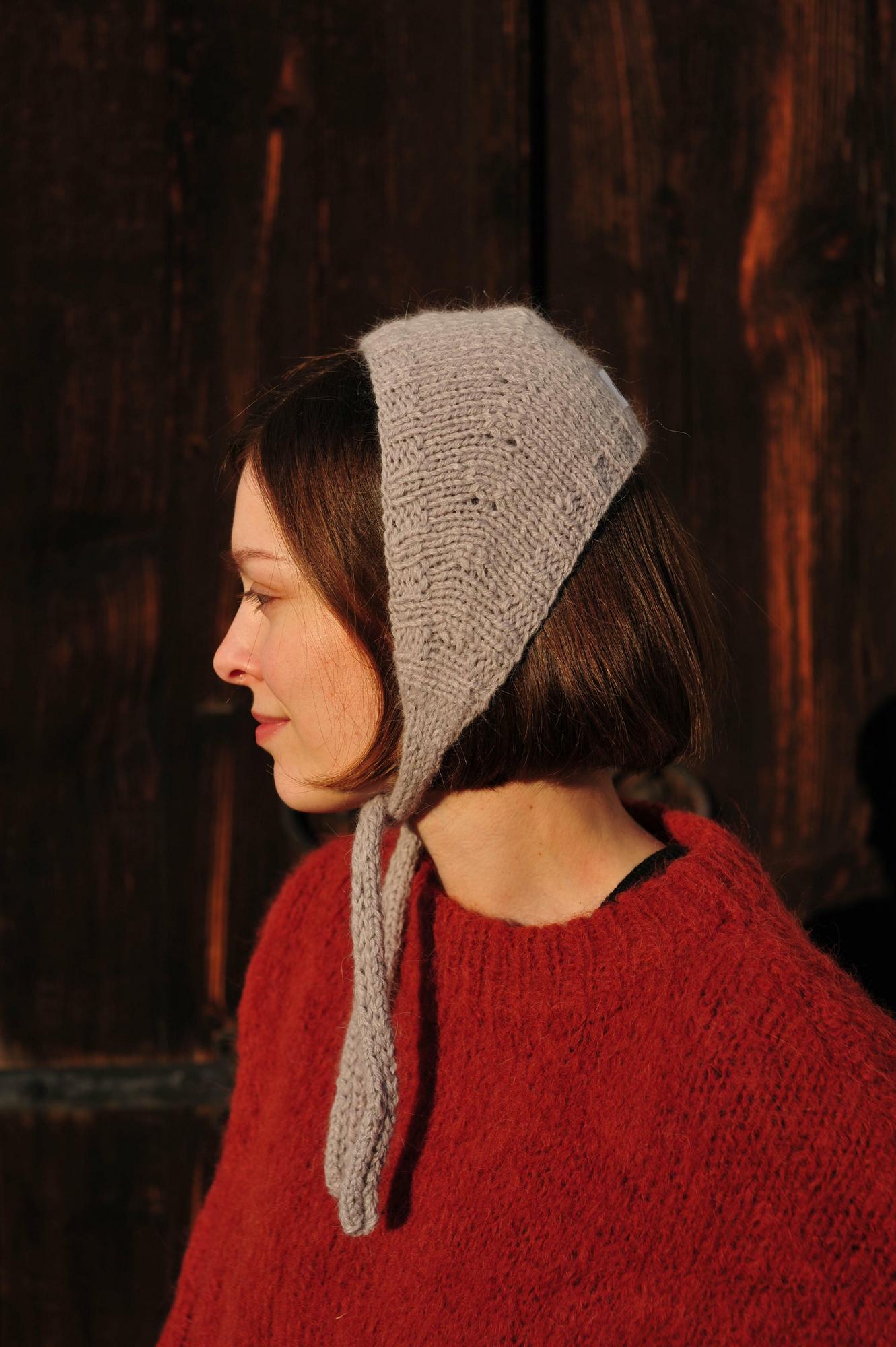 Мини-чепчик жемчужный