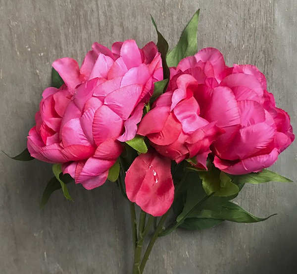 Букет пионов ярко-розовый