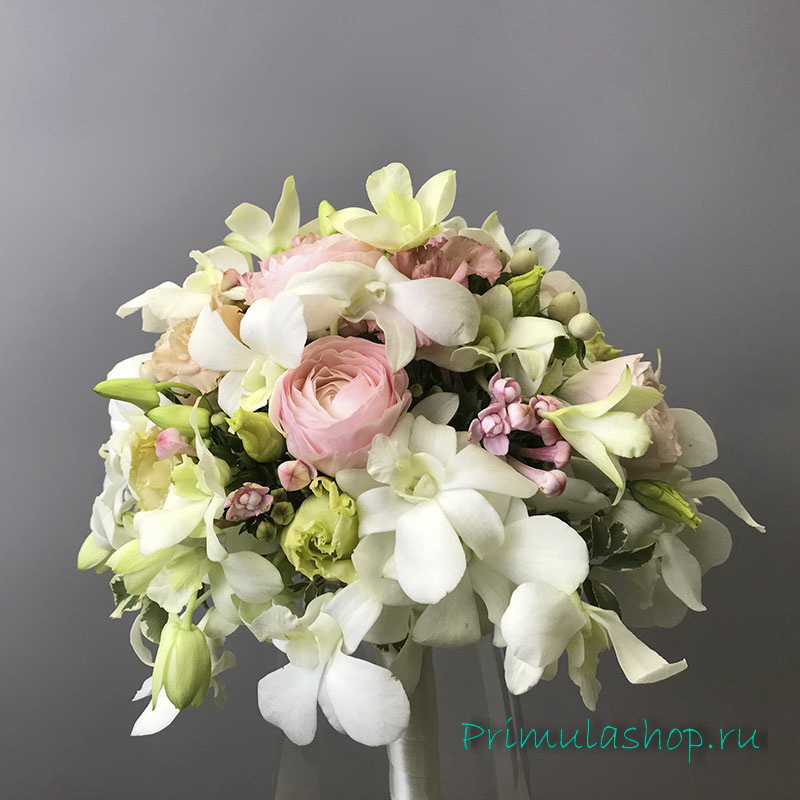 БУКЕТ НЕВЕСТЫ С РАНУНКУЛЮСАМИ, ЭУСТОМОЙ И ДЕНДРОБИУМОМ