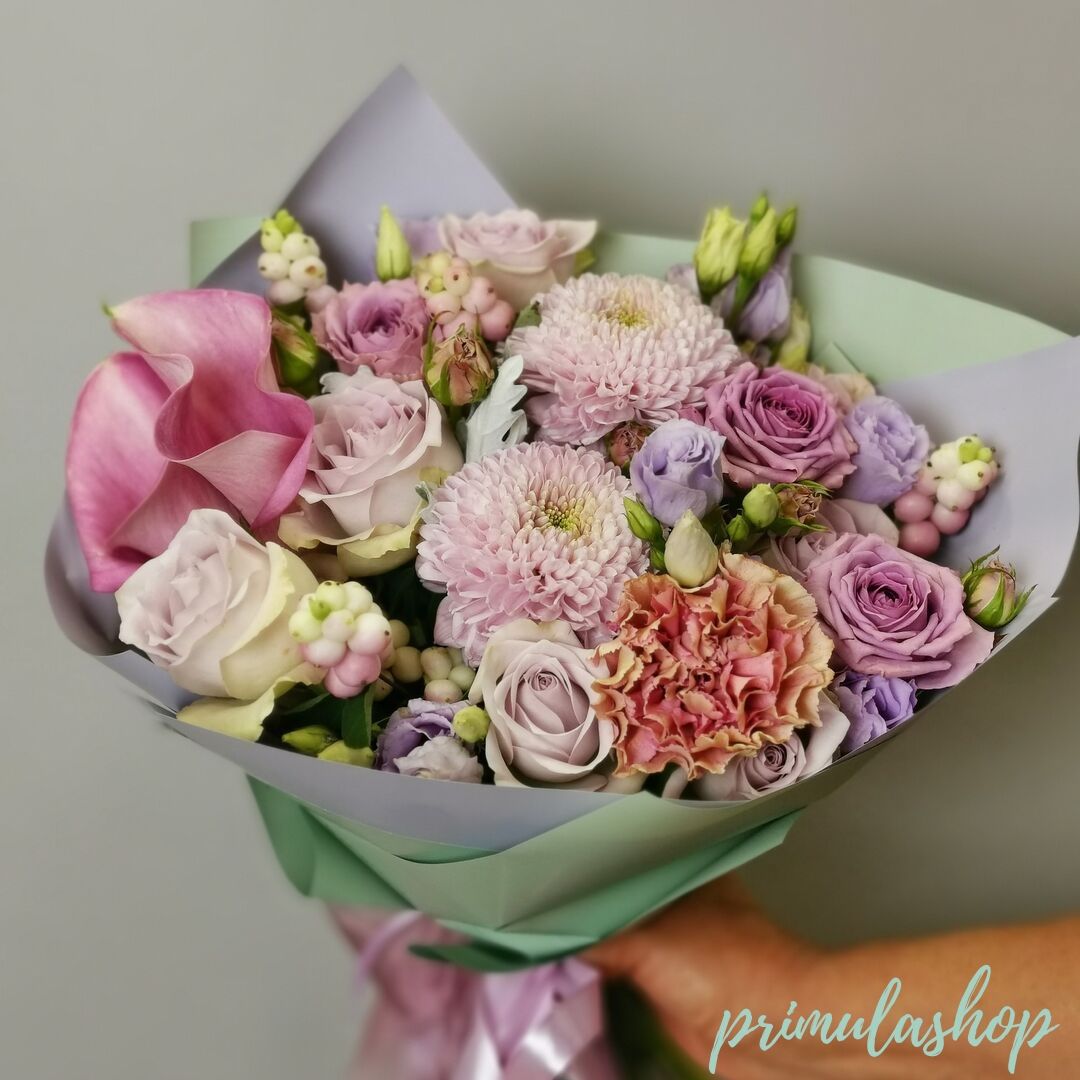БУКЕТ В НЕЖНО-СИРЕНЕВОЙ ГАММЕ