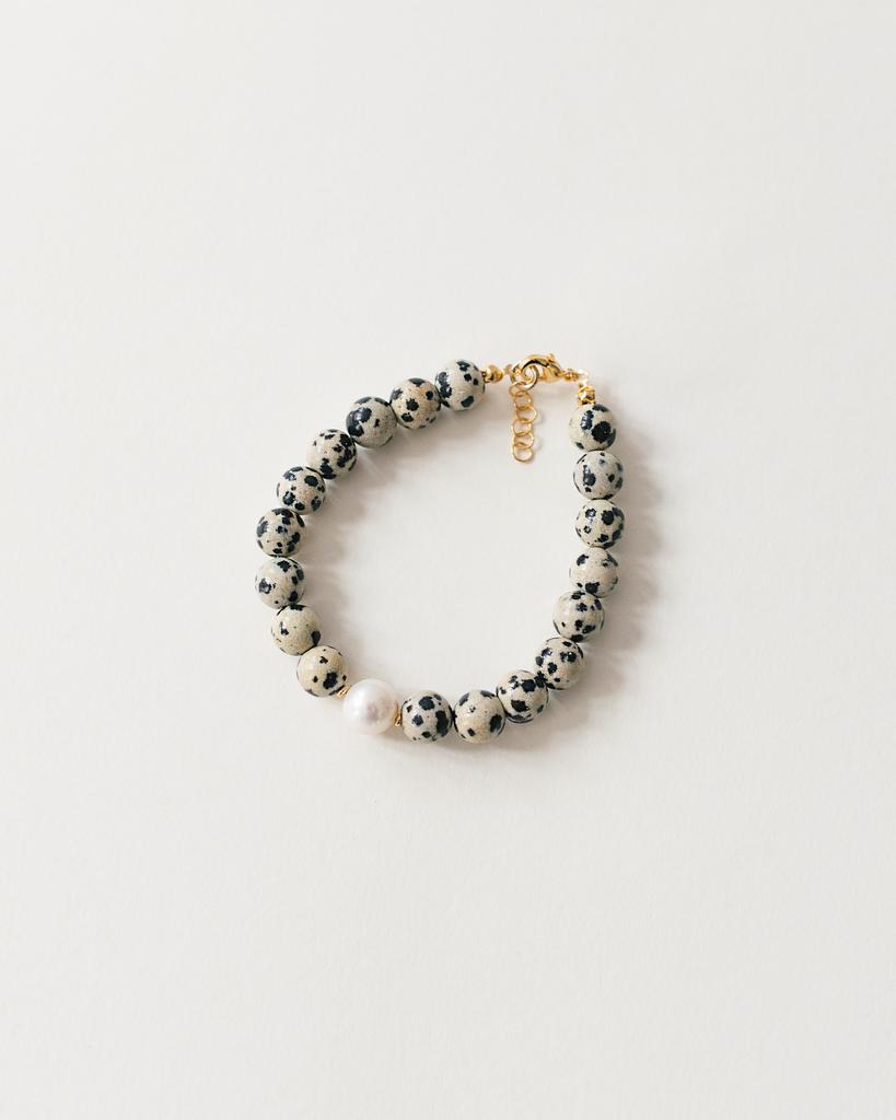 Браслет из далматиновой яшмы