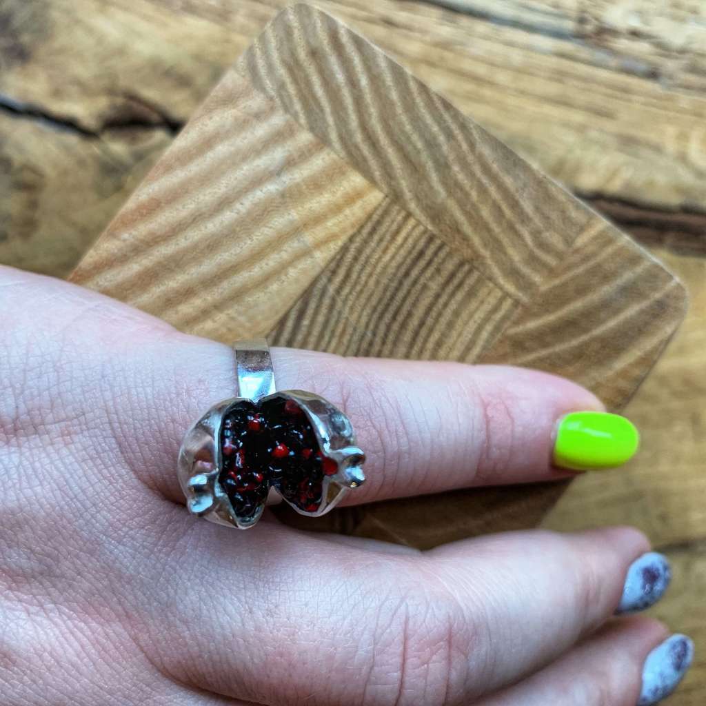 КОЛЬЦО "СПЕЛЫЙ ГРАНАТ"