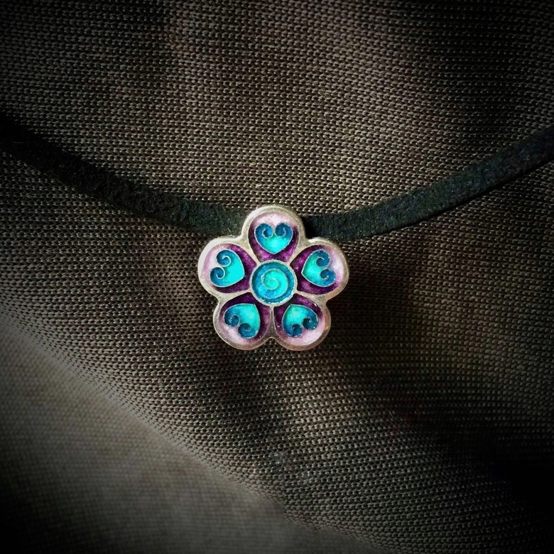 КУЛОН "ГОЛУБОЙ КЛЕВЕР"