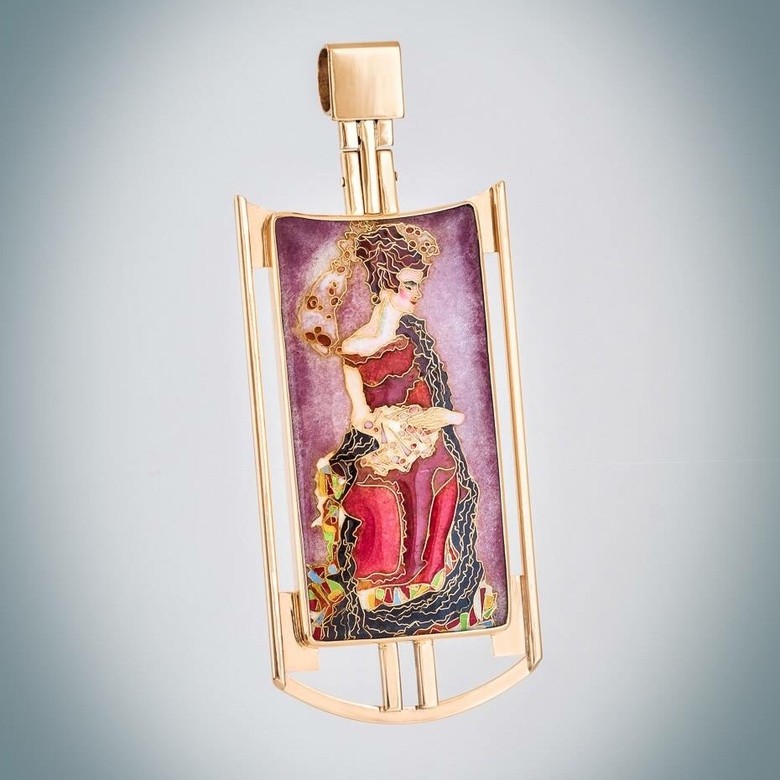 КУЛОН "ЖЕНЩИНА В КРАСНОМ"