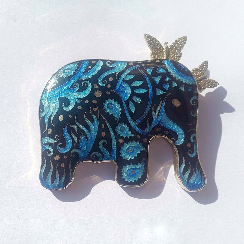 БРОШЬ "СЛОН И БАБОЧКИ"