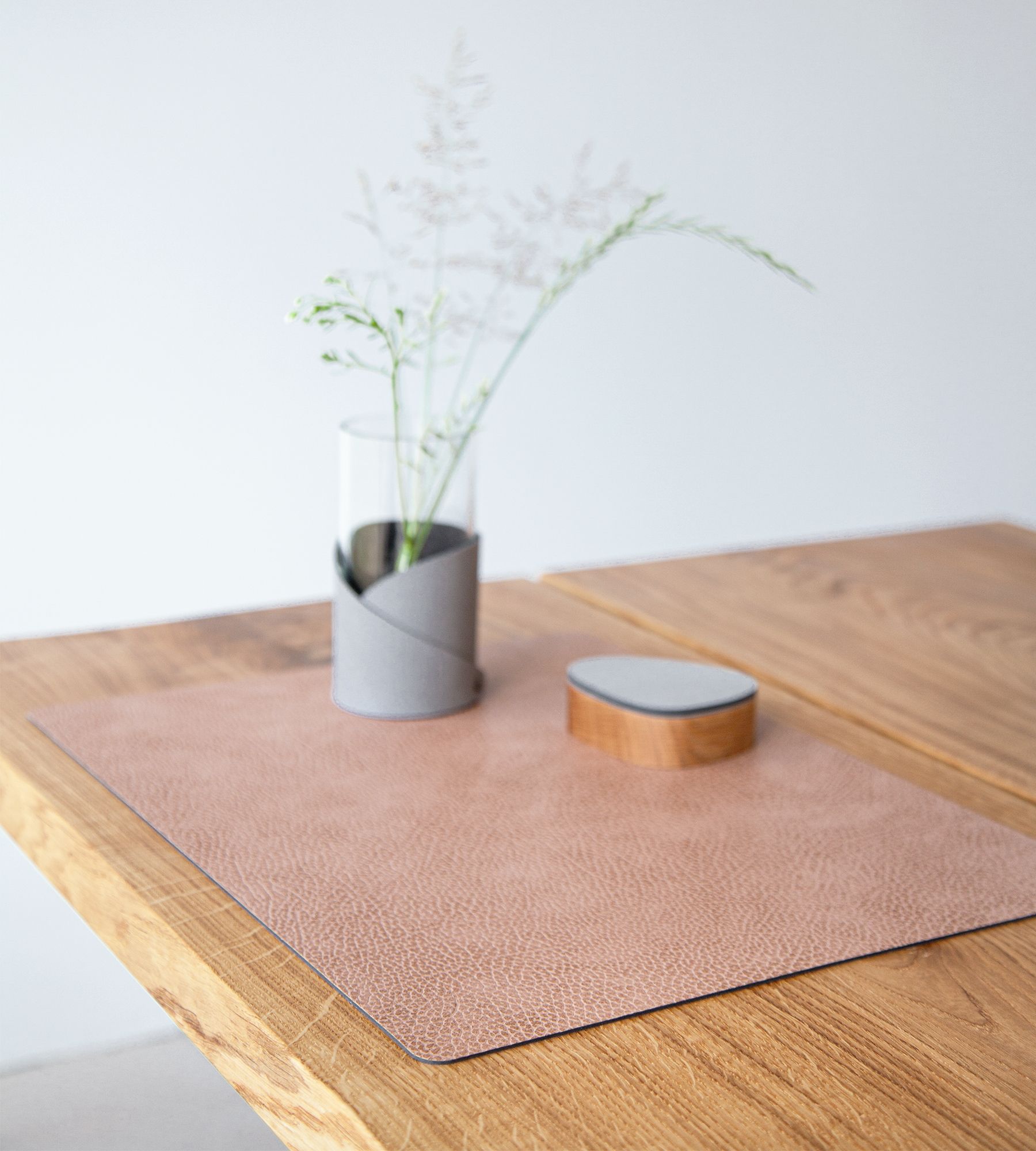 Сервировочная салфетка прямоугольная из кожи 35*45 см (бледно-розовая) LINDDNA, Hippo