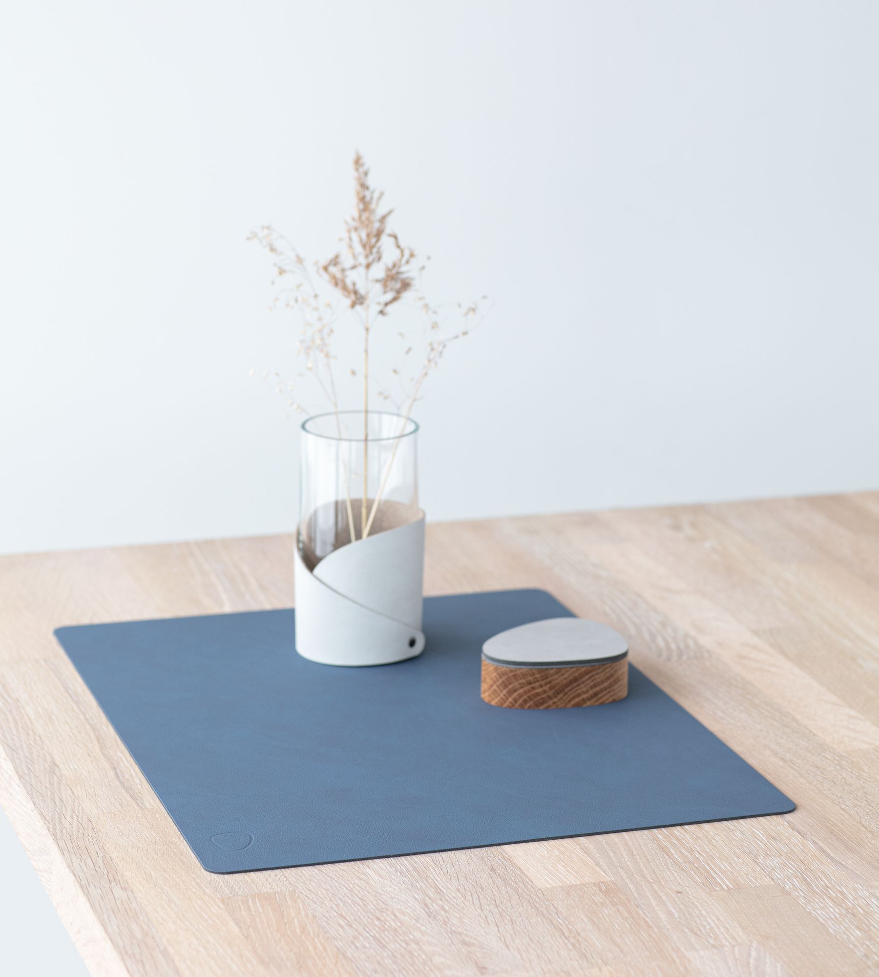 Сервировочная салфетка прямоугольная из кожи 35*45 см (темно-синяя) LINDDNA, Nupo