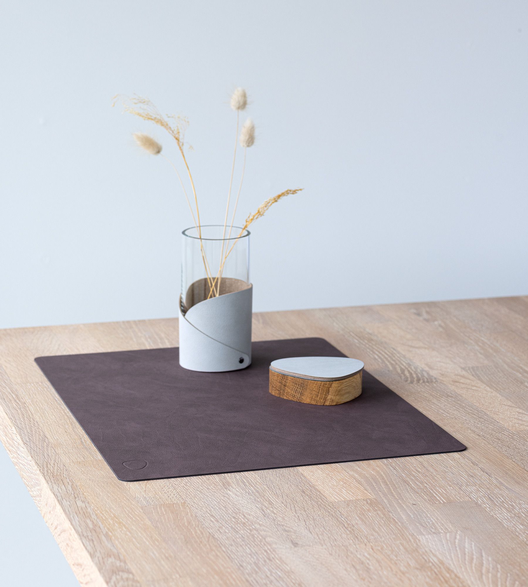 Сервировочная салфетка прямоугольная из кожи 35*45 см (пурпурная) LINDDNA, Nupo