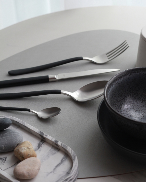 Набор столовых приборов 4 предмета, серия Pladies Black Satin, NARIN (Турция)