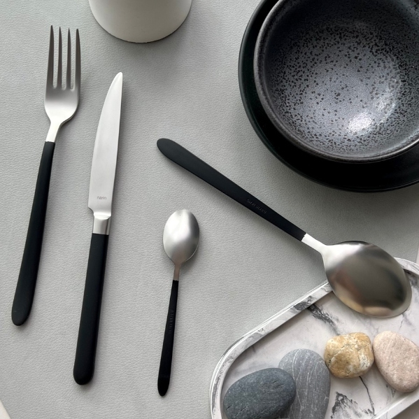 Набор столовых приборов 4 предмета, серия Pladies Black Satin, NARIN (Турция)
