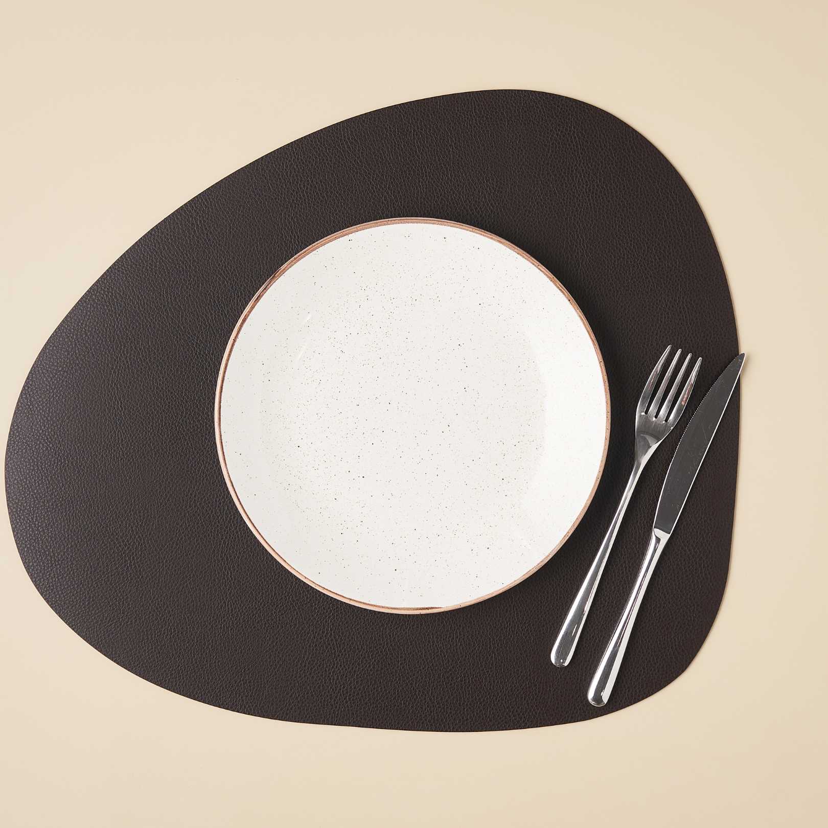 Сервировочная салфетка фигурная из кожи 40*46 см (темно-кофейный) SKINNATUR