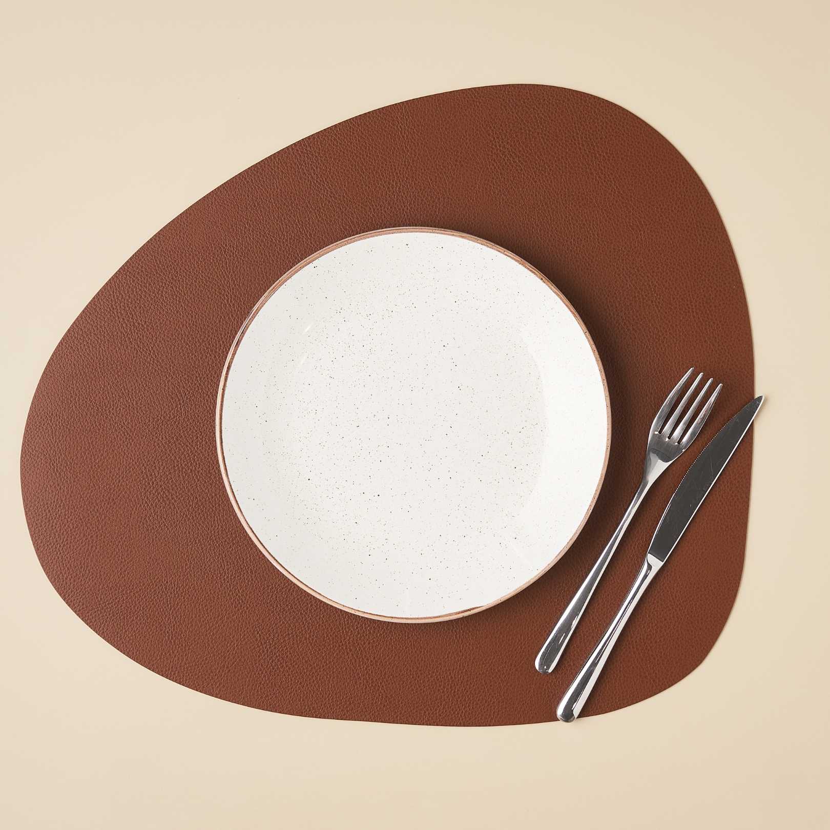 Сервировочная салфетка фигурная из кожи 40*46 см (коньячный) SKINNATUR