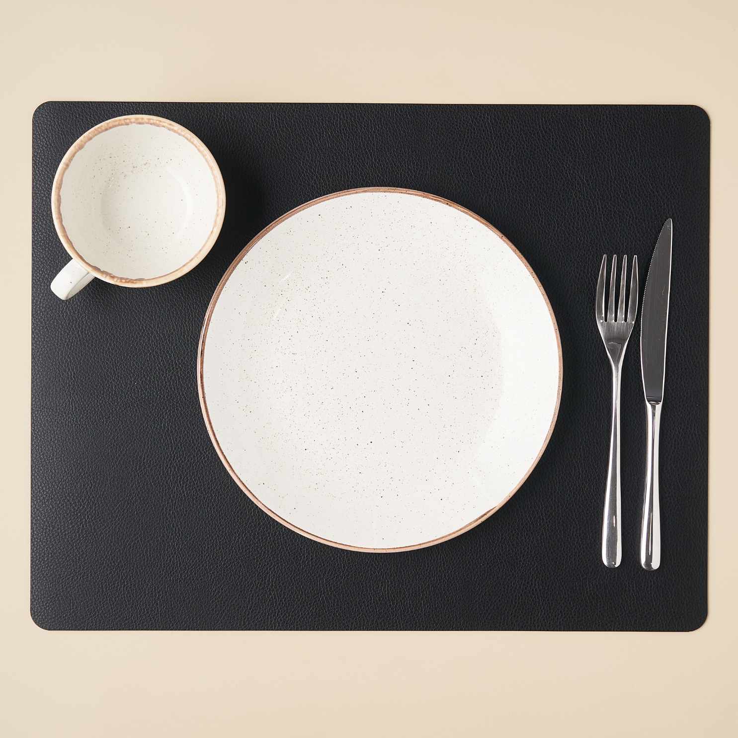 Сервировочная салфетка прямоугольная из кожи 45х35 см (черный) SKINNATUR