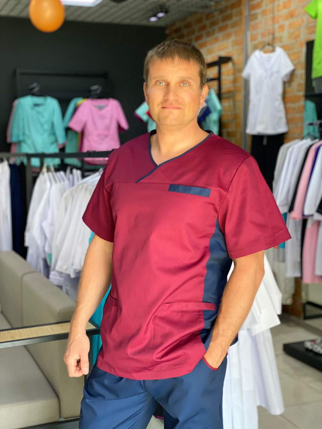 Костюм медицинский  мужской "Максим", бордо/т. синий,РАСПРОДАЖА ОСТАТКОВ