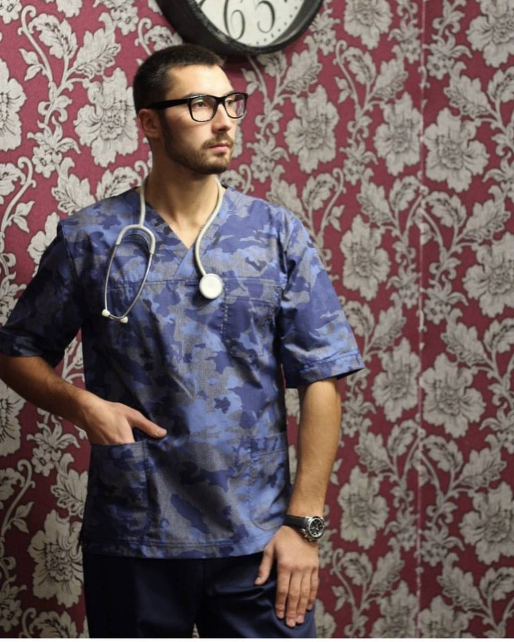 Курткамедицинская мужская "Хирург", принт Карты