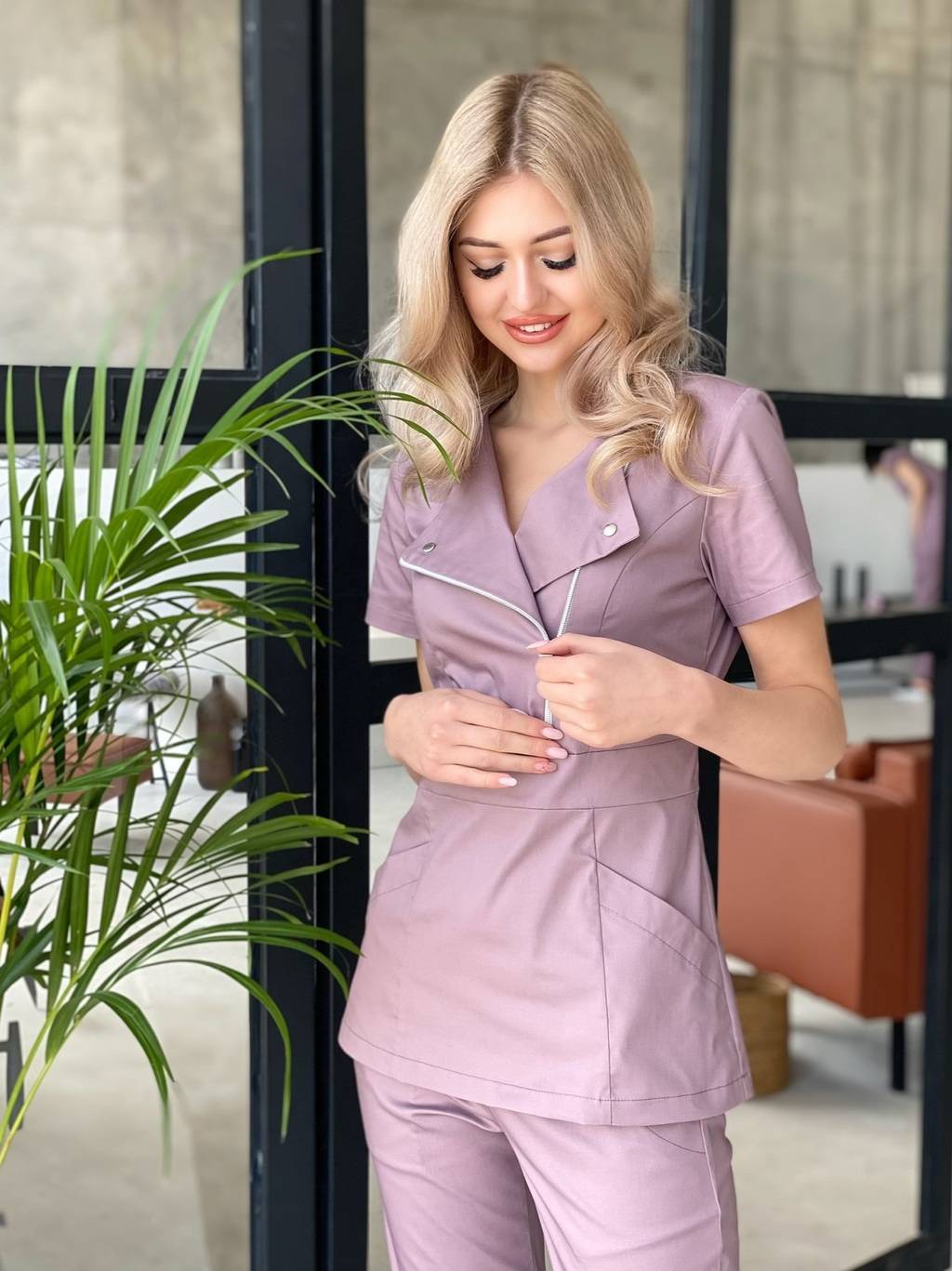 Костюм медицинский женский "Джекки", stretch тем. пепел. роза