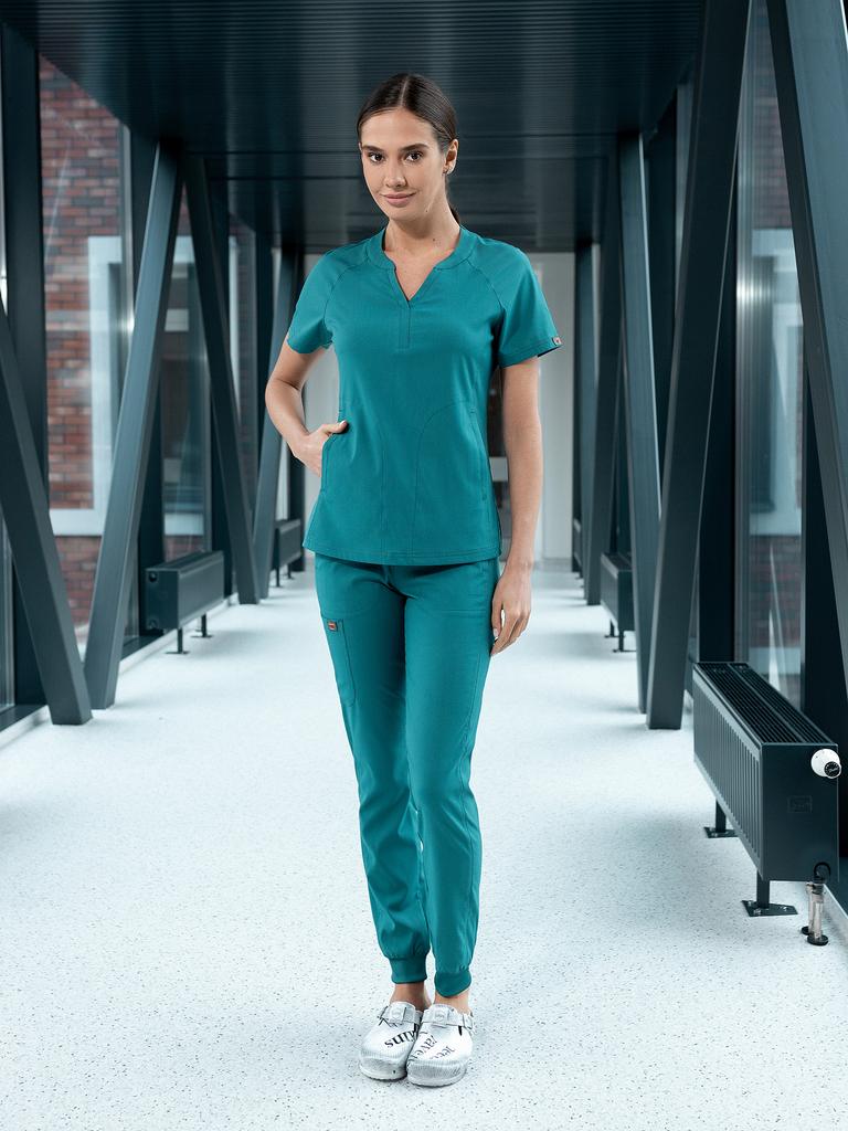 Костюм медицинский женский "Ника", вискоза, брилиантово-зеленый