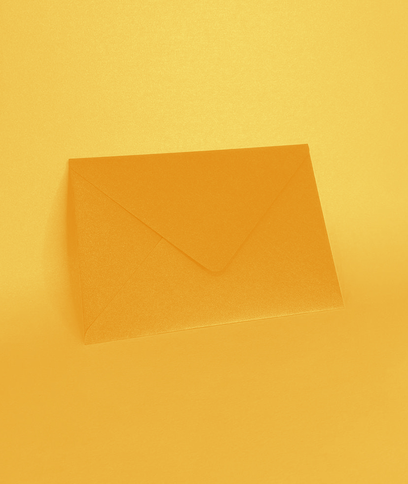 Конверт насыщенный золотой
