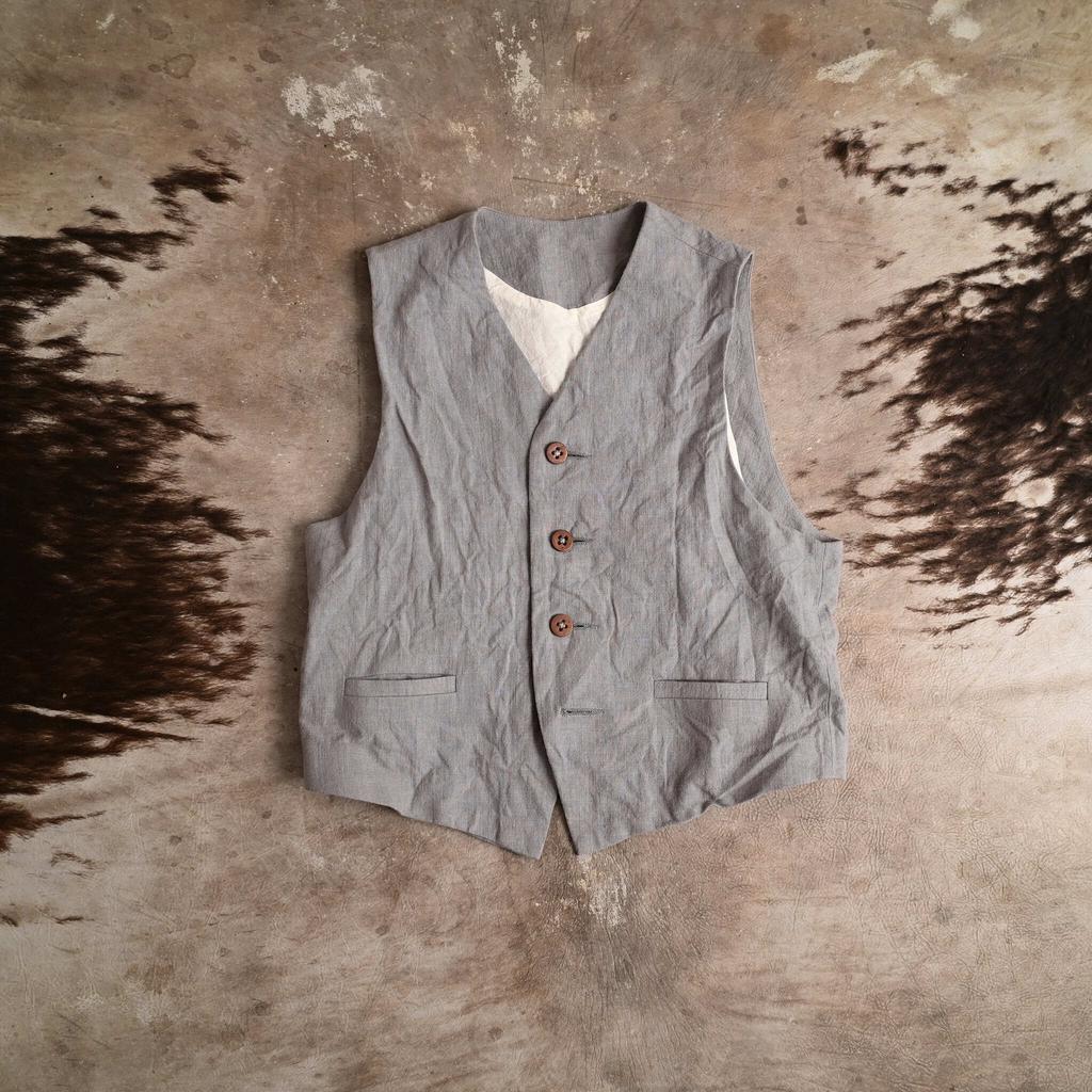 Vest #0 in grey nettle
