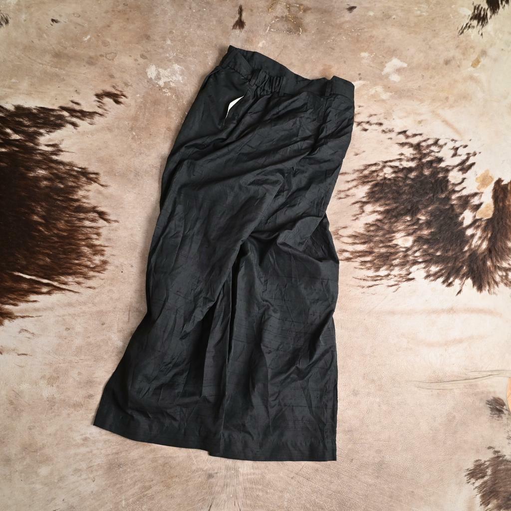 Weaver's evening trousers in antique black wild silk