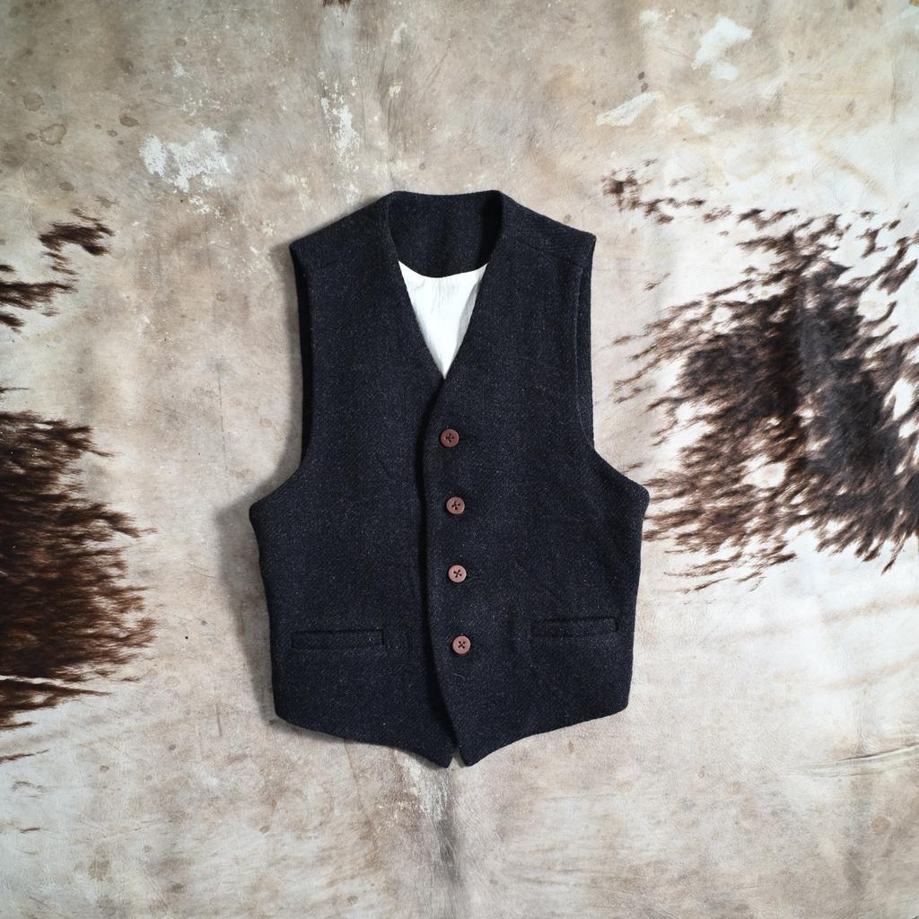 Vest #0 in black Serbian tweed