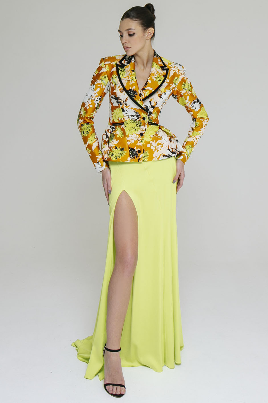 Вечерний жакет и юбка