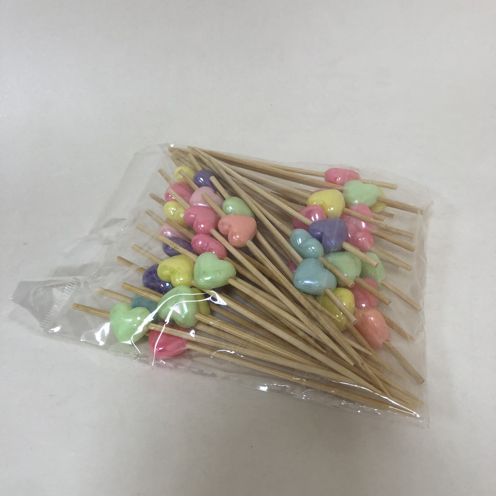 Пика деревянная Сердца перламутровые (пластик) 12см,  50шт/упак