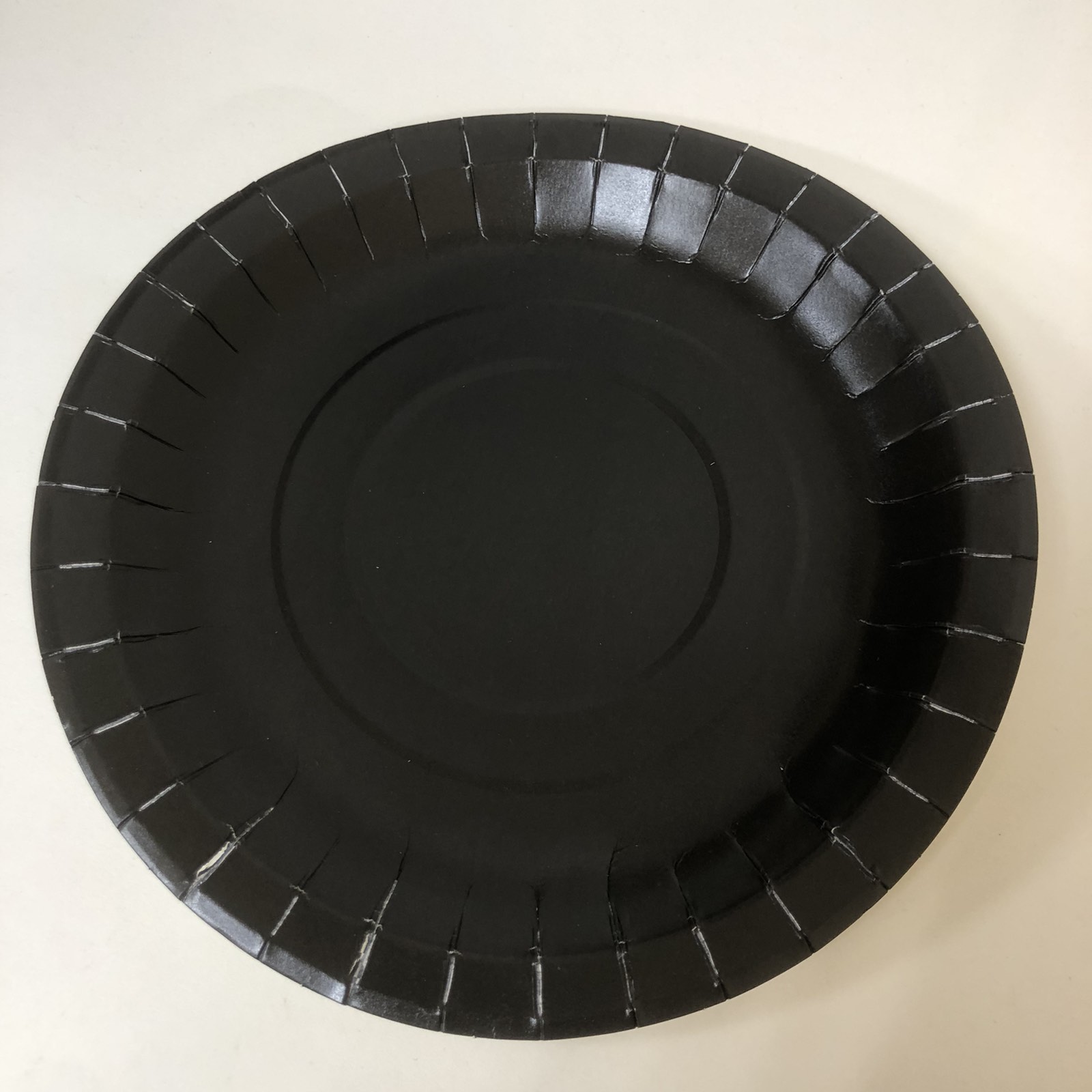 Тарелка бумажная круглая большая  228 мм, ЧЕРНАЯ 100 штук/упак.