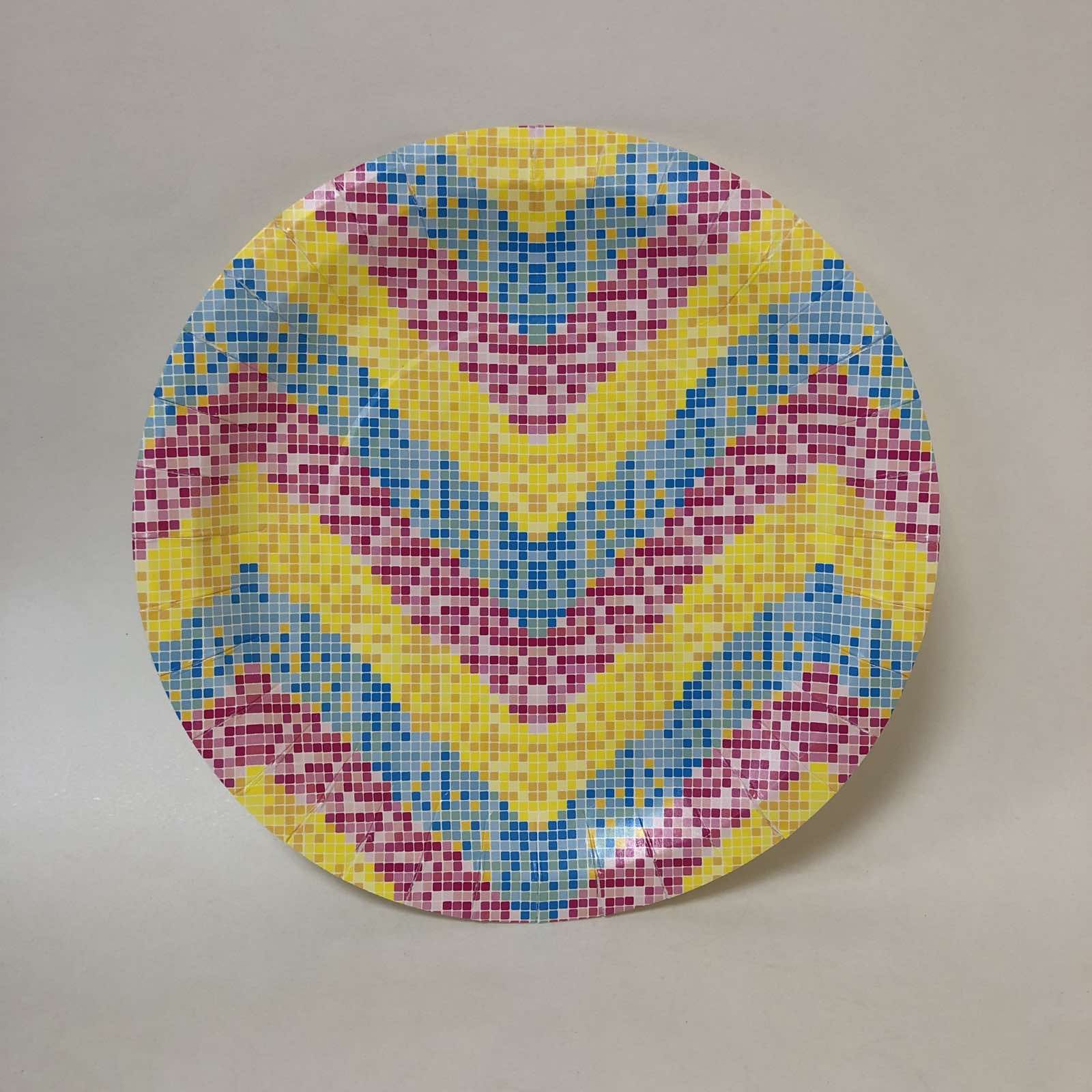 Тарелка бумажная круглая малая 185 мм, РАДУГА  100 штук/упак.