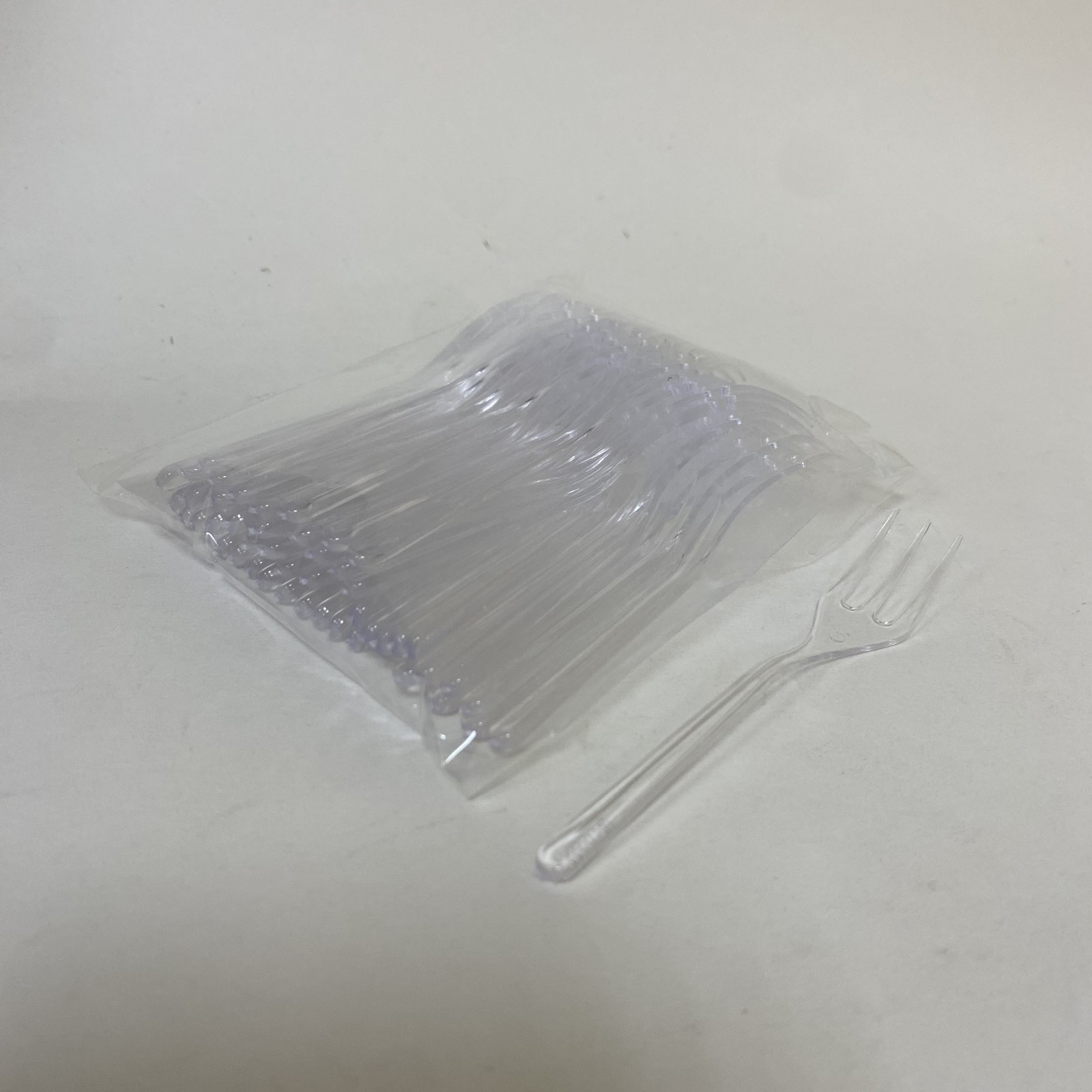 Вилка-мини пластиковая 10см,  прозрачная, 50 штук/упак.