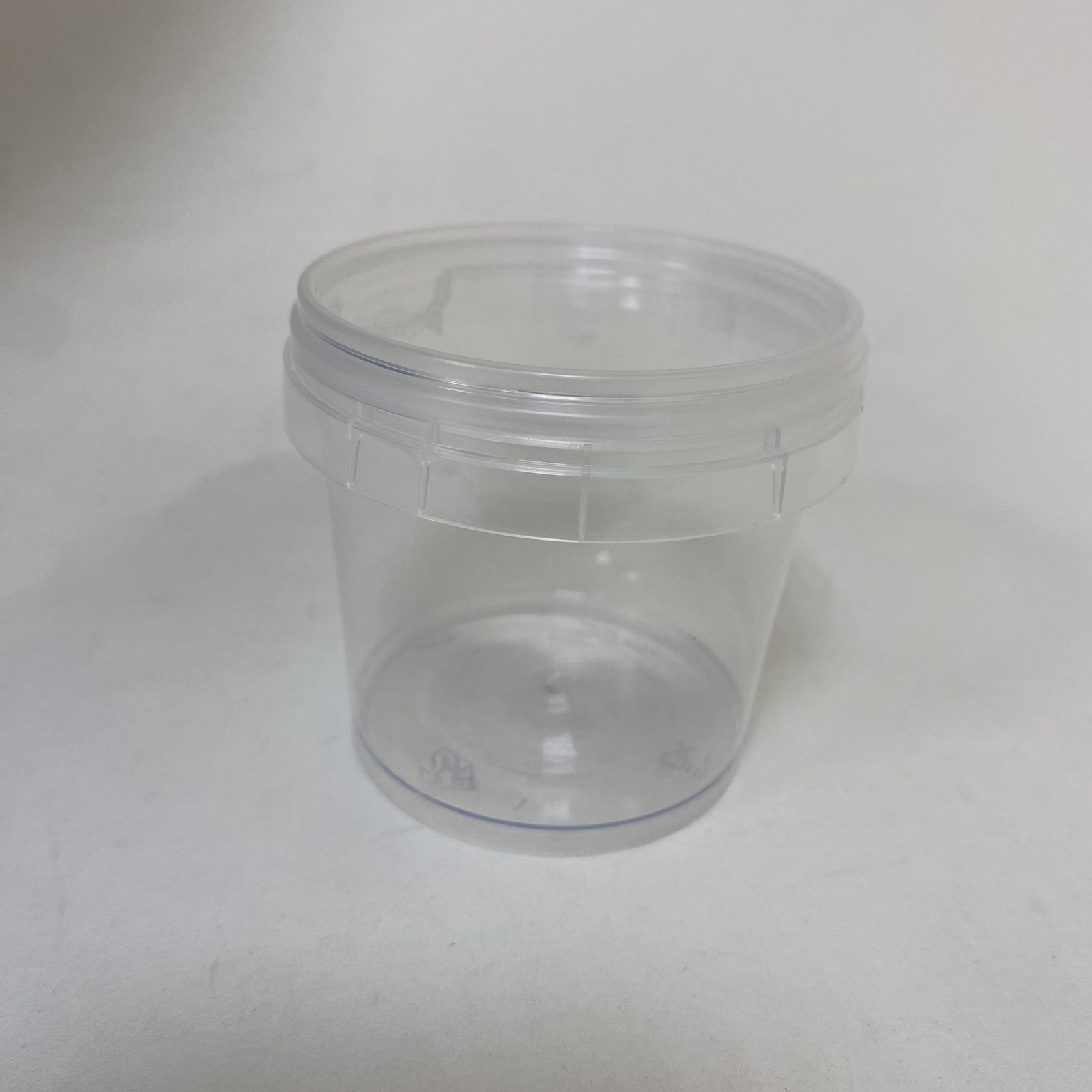 Банка (контейнер) ПП 130 мл  с крышкой d69, прозрачный, 100штук/упак.